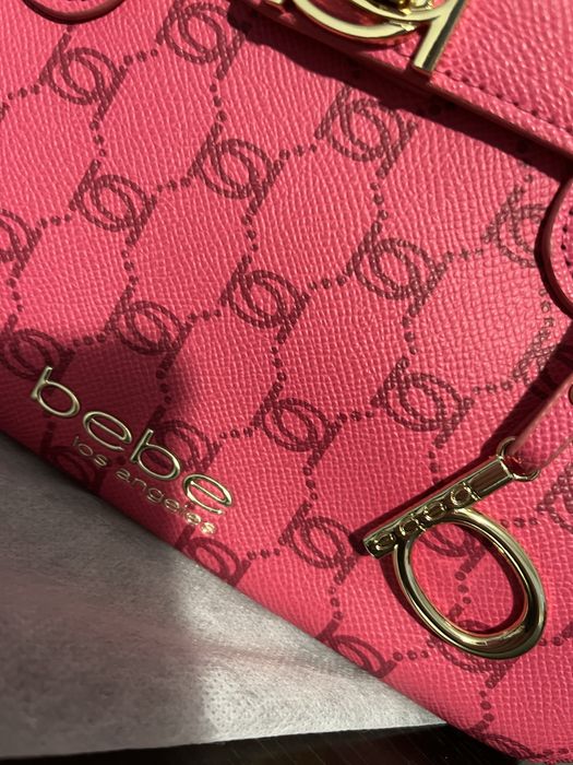 Дамска чанта на марката BEBE