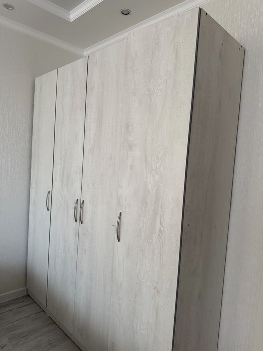 Продается шифоньер  б/у в отличном состоянии