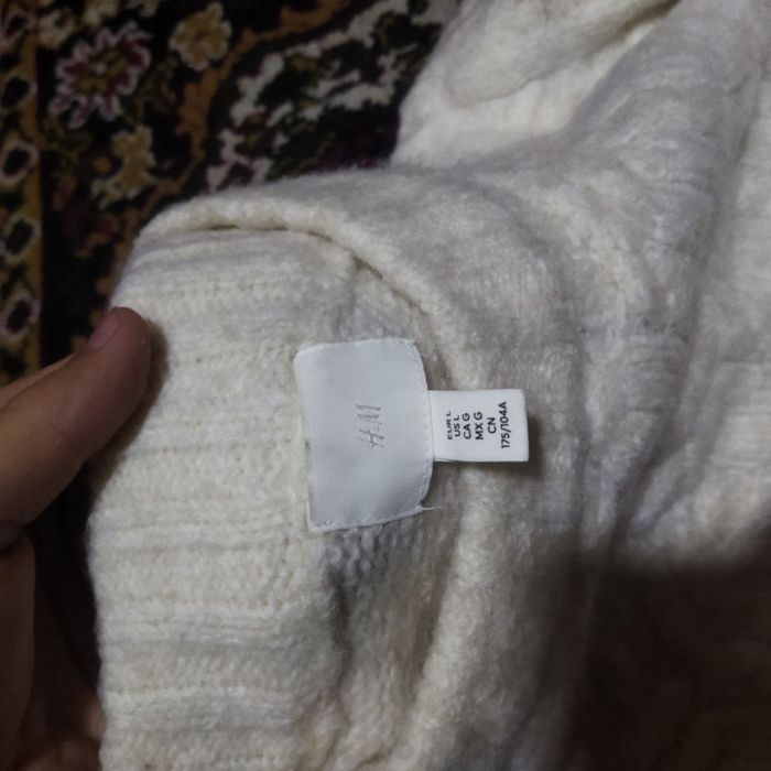 Свитер белый от H&M оригинал