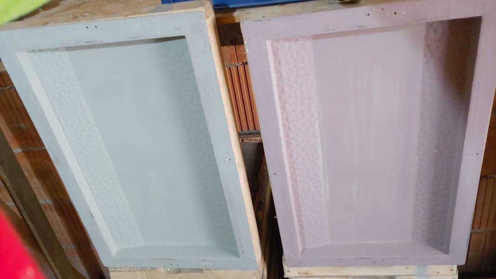 Forme turnat beton, Matrițe capace gard din fibra de sticla cu gelcoat, rășină și întărituri, in rame de lemn 50x30 cm