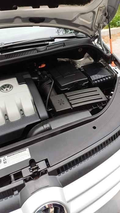 Продавам лека кола фолксваген голф плюс