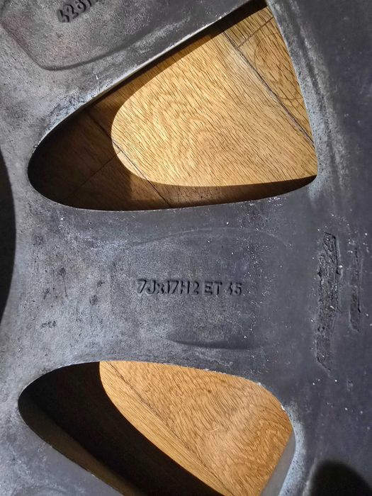 Лети джанти 17 цола Toyota