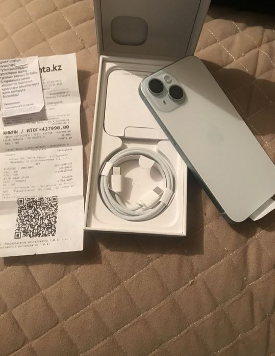 Продам новый Айфон 15