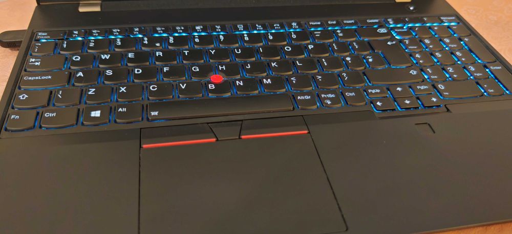 15.6 4K Ultra HD IPS 600 nits. 100% Adobe RGB/Intel Core i7-10750H/NVidia GTX 1050 4GB/16GB RAM/512GB SSD NVMe/Lenovo ThinkPad T15p WorkStation