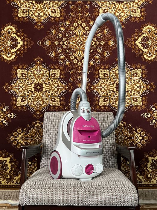 Пылесос Electrolux ZTI7610