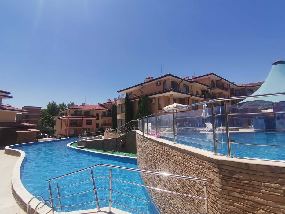 Апартамент в комплекс до плажа Свети Влас. Ранни записвания