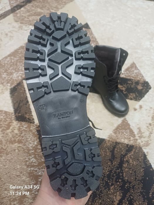 Продам Берцы Зима 43 размер