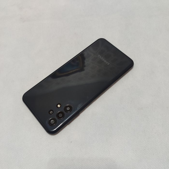 Samsung Galaxy A13 srochni sotiladi ideal