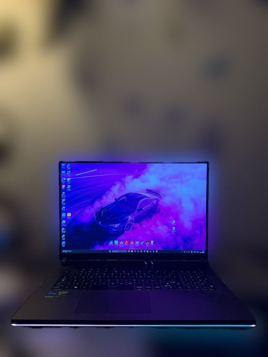 Laptop Gaming ASUS ROG G18 Rtx 4070  i7 13650hx  1TB 32Gb ram 2K 240hz
