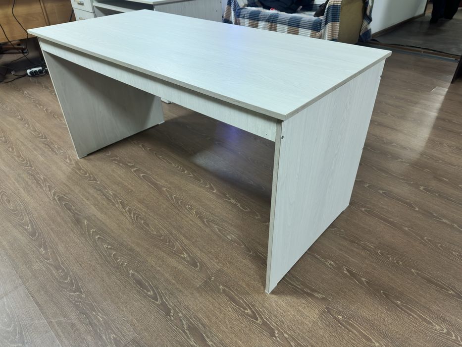 Стол письменный