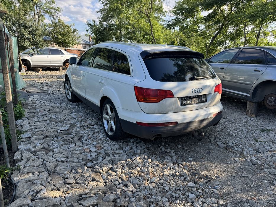 Dezmembrez Audi Q7