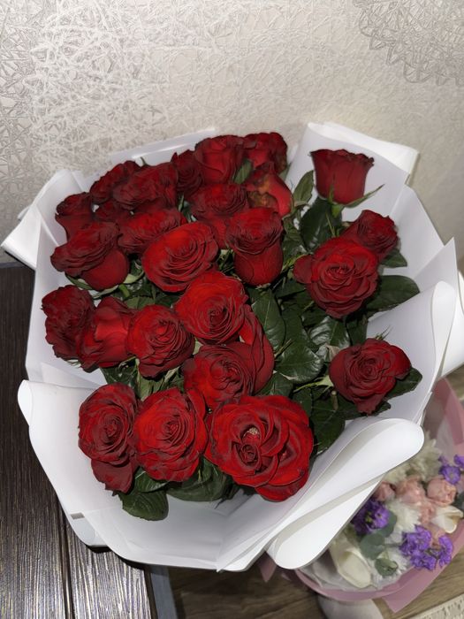 Букет из 25 красных роз