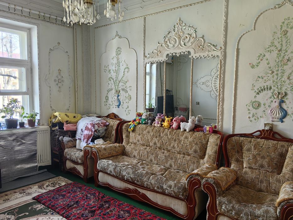 Продаётся 2-х комнатная квартира на Алишер Навои.