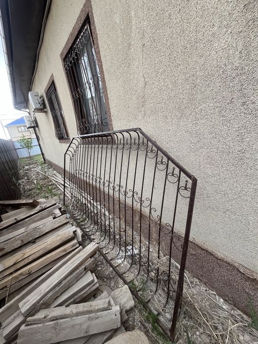 Продам металлическую кованую решетку б у.
