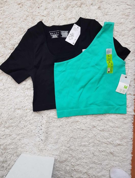 Бешевни блузи и потничета с едно рамо