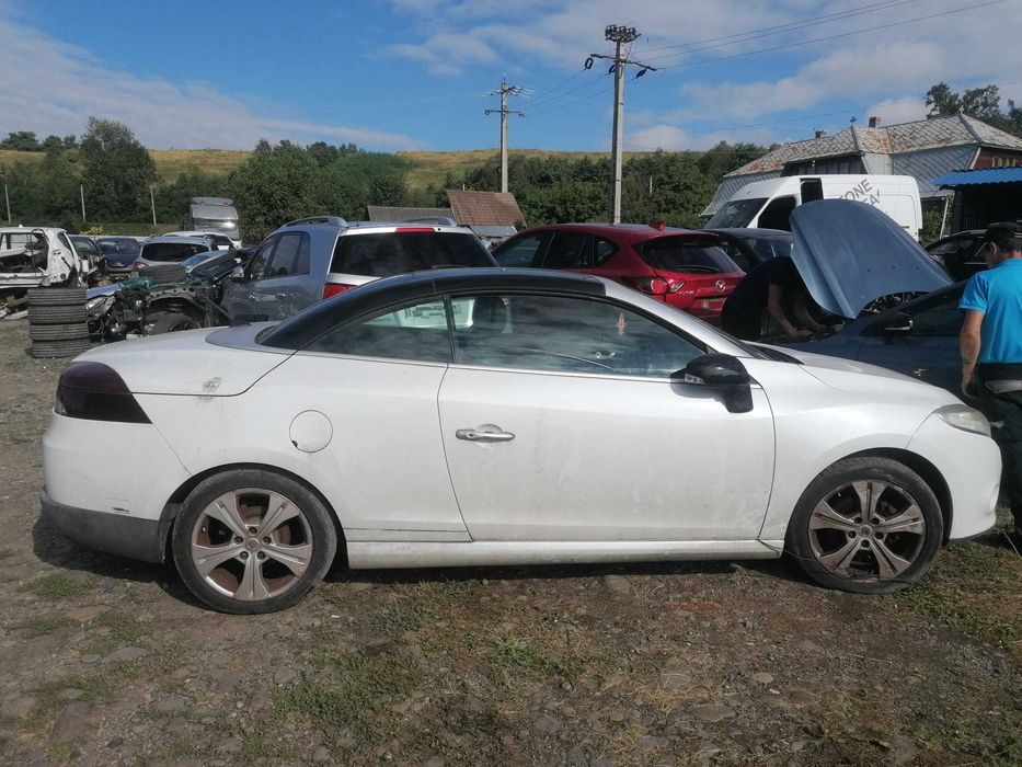 Dezmembrez Renault Megane CC decapotabil 1.4 B 2010