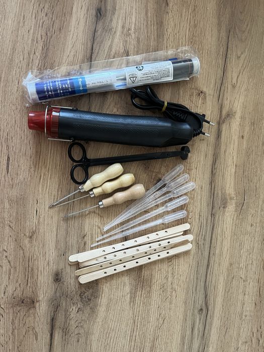 Matrite si accesorii  pentru lunanari ( sau sapun)