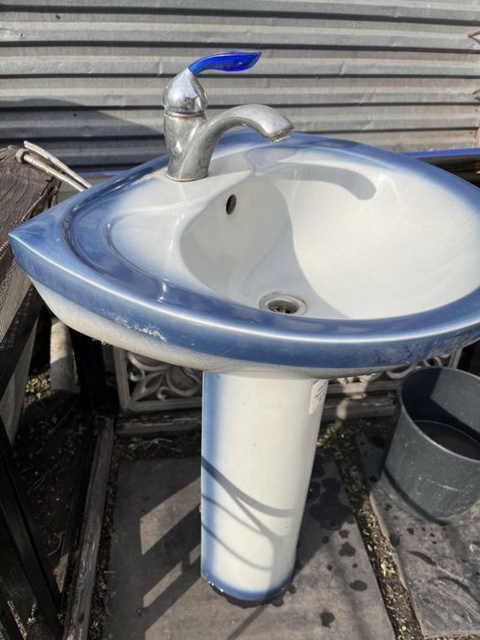 Продам унитаз и раковину Б/У