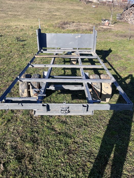 Vând remorcă cu  axă dublă