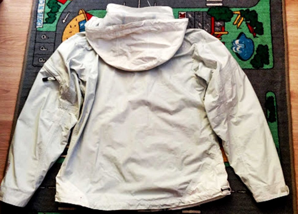 Спортно дамско яке Quechua + подарък