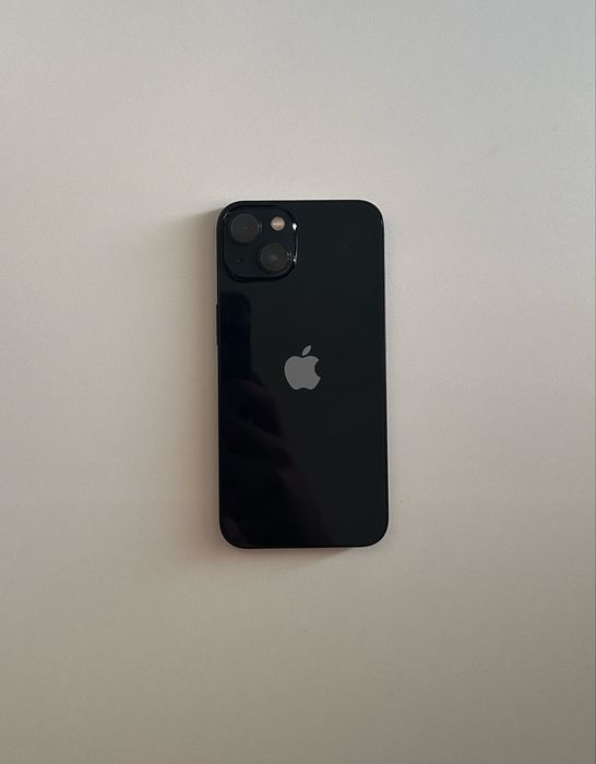 Продам iPhone 13