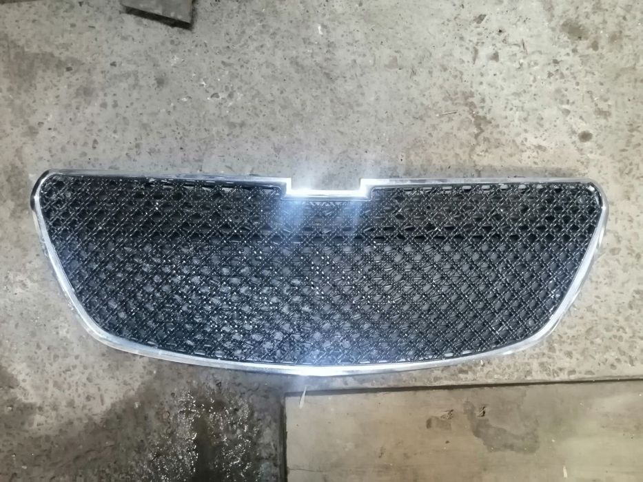 Спарк облицовка пас томони, енгича