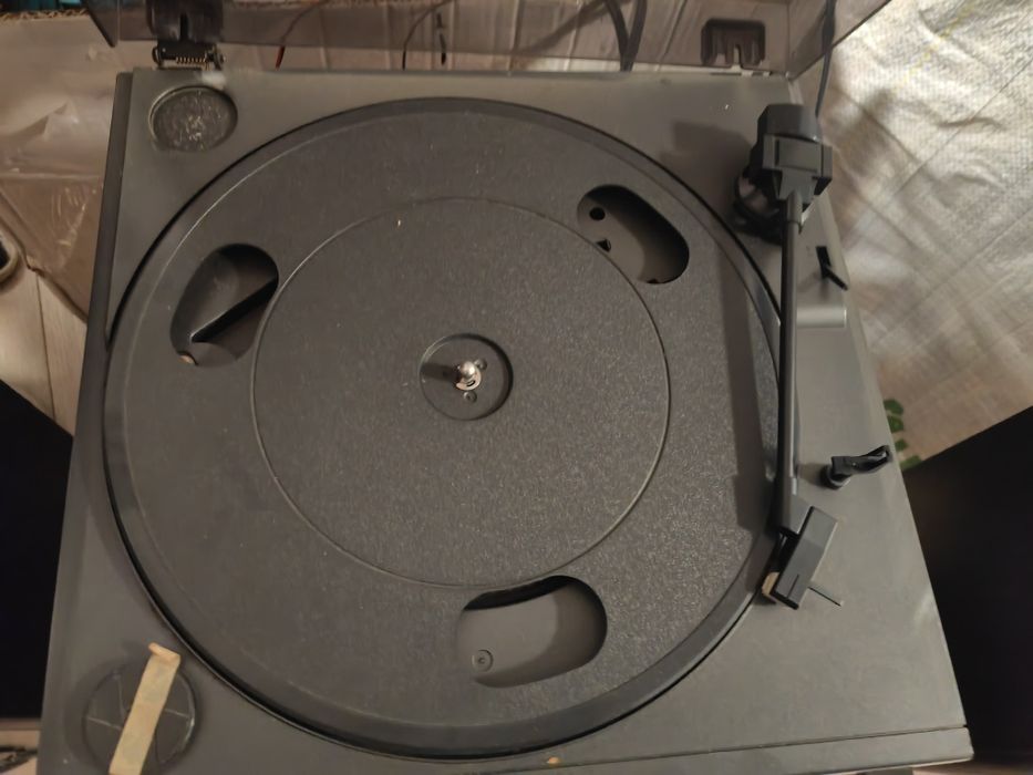 Vând combină muzicală Samsung