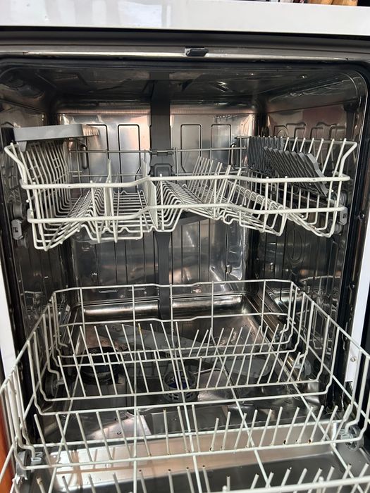 Продам посудомоечную машину