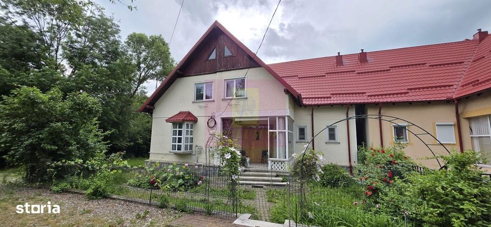 Vila de vanzare cu 6 camere si teren de 1000 mp in Cornu, Prahova