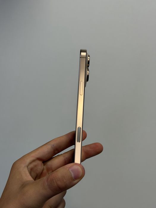 Перфектен iPhone 16 PRO MAX - 100% батерия