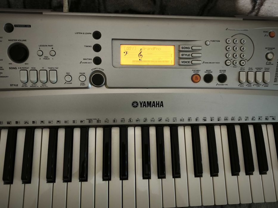 Синтезатор Yamaha PSR-E313