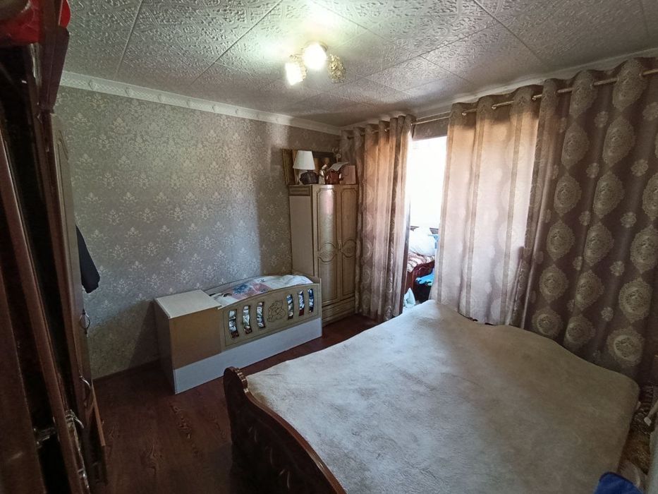 Срочно продается 3х ком кв 3-этаж 77-серия Микрорайон (сотилади)