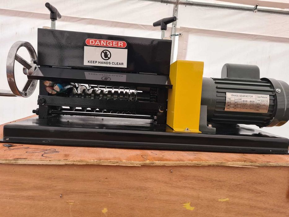 Deblancator masina curatat cabluri cupru si aluminiu 1-38mm