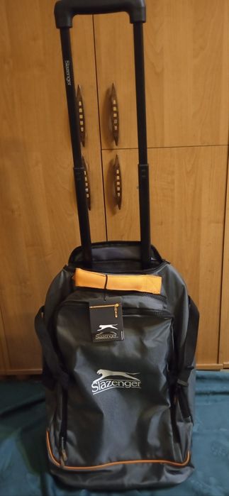 Сумка на колёсах чемоданчик!