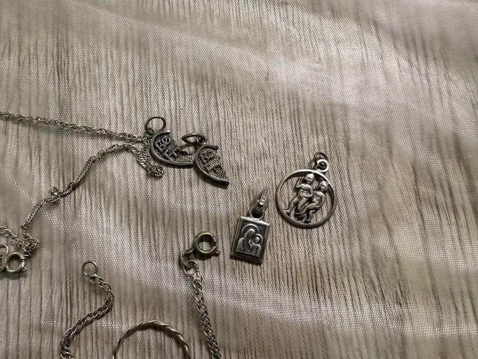 Сребърни синджири и висулки