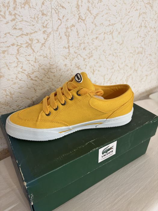Продавам обувки на lacoste