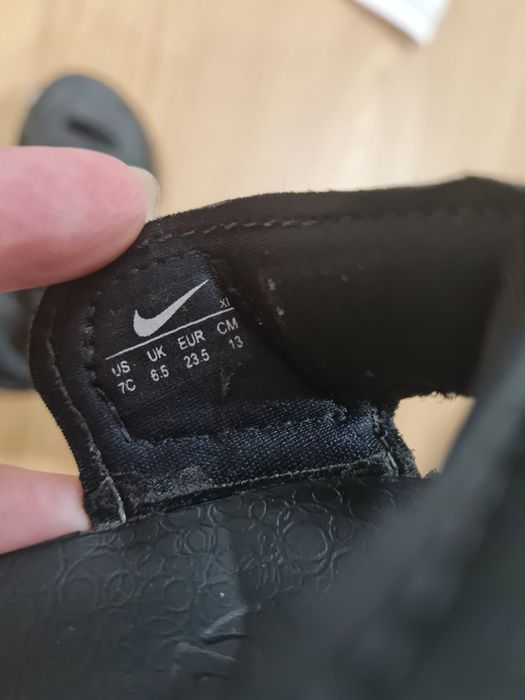 Сандали Nike 23,5