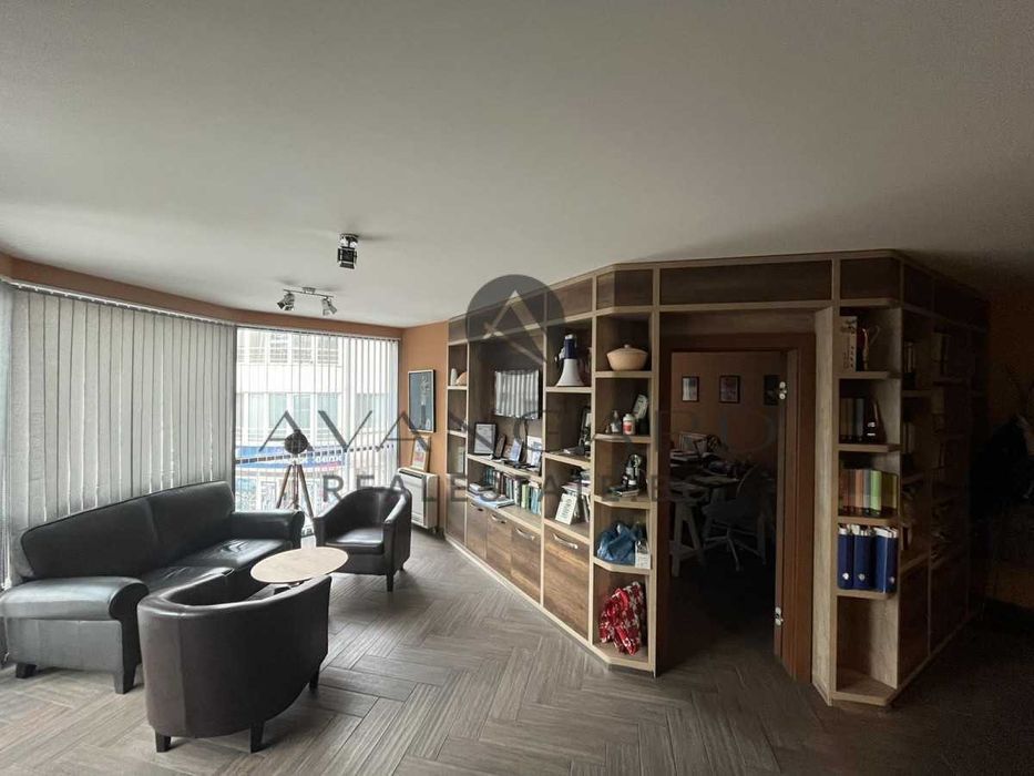 Продава се Двустаен апартамент в Пловдив, Център - 78 кв.м за 2372 €/кв.м - Снимка #1