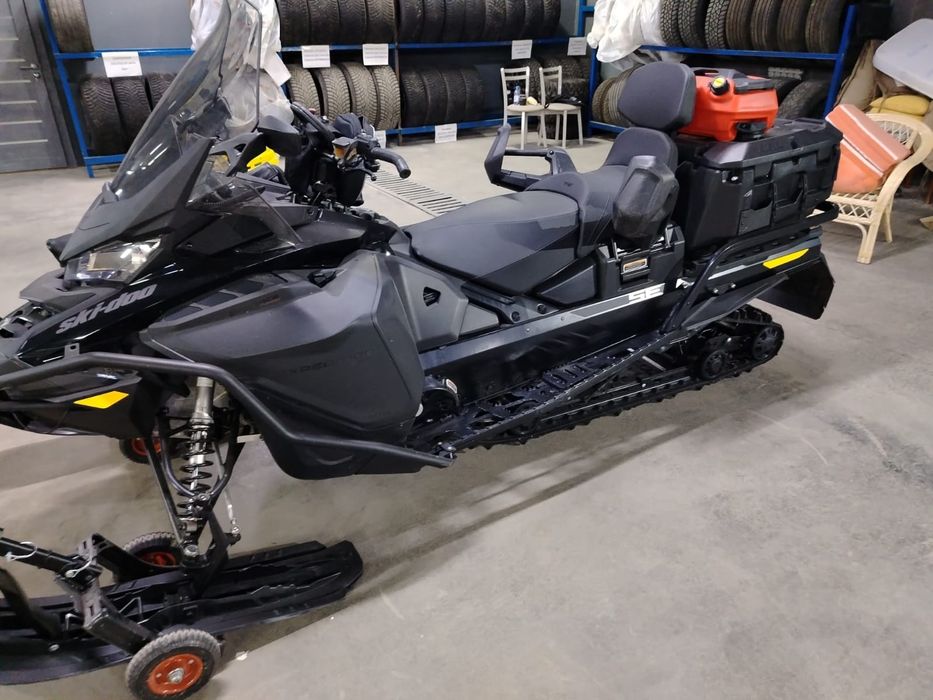 BRP Ski-Doo Expedition 900