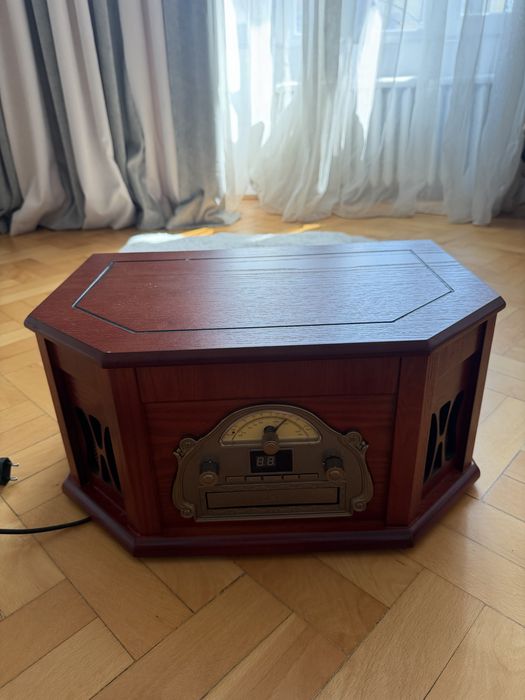 Aparat audio multifunctional cu mai multe intrari - Vinyl pick-up, CD, Radio, Caseta, SD și USB