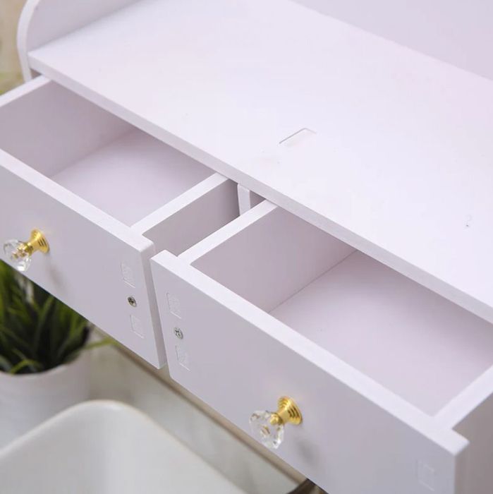 ОГЛЕДАЛО за грим и принадлежности