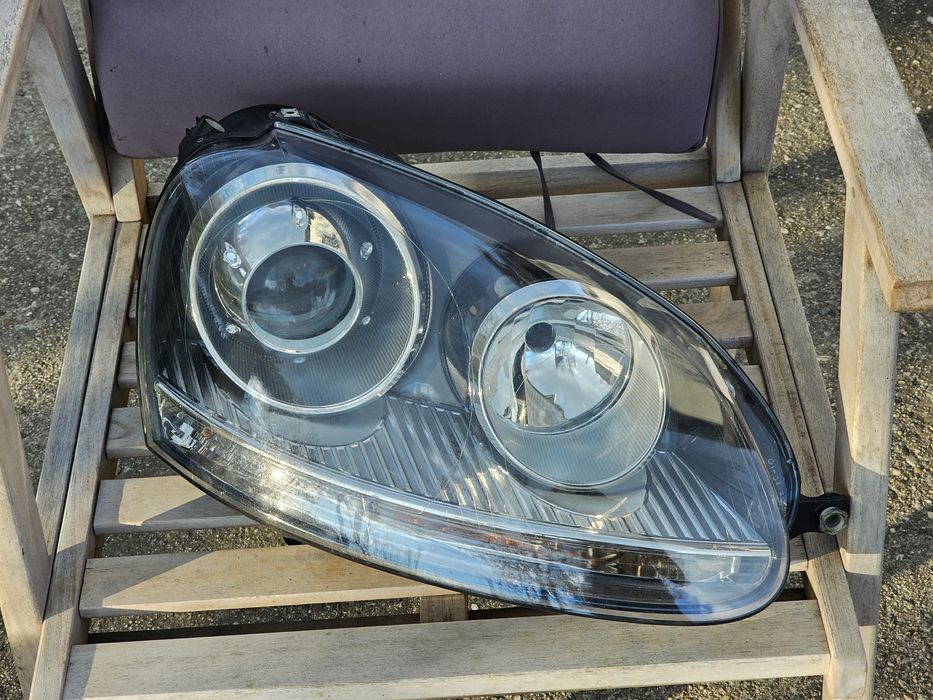 Far dreapta Xenon Golf 5 / Jetta