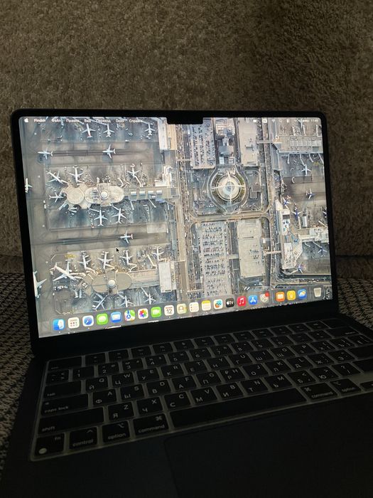 Macbook air 13 m4 16/256