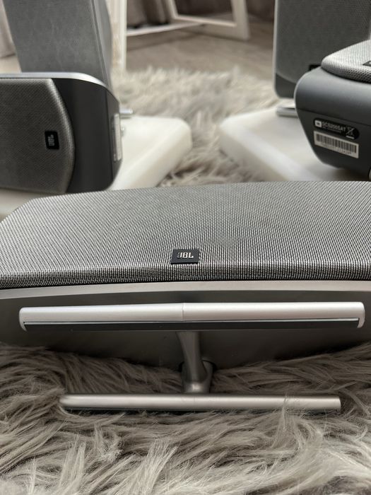 Сателитни високоговорители JBL (пасивни колонки) със стойки