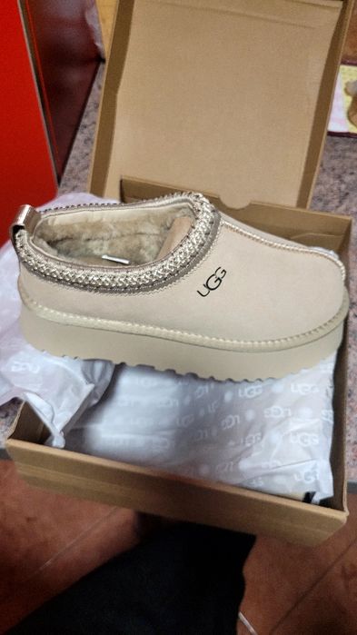 Vand UGG TAZZ 2 noi, nepurtati