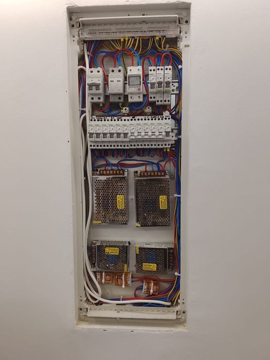 Electrician , instalatii electrice