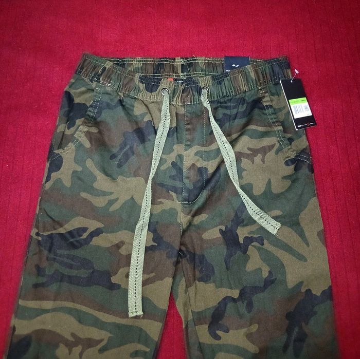 Из США, мужские брюки бренда "Galaxy by Harvic"
"Galaxy by Harvic"