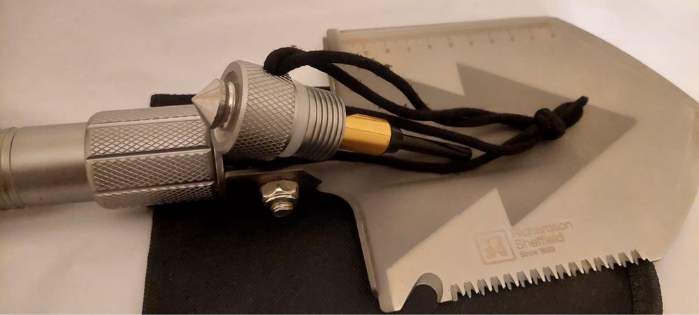 Lopata multifunctionala