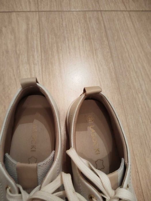 Дамски кожени обувки кецове LASOCKI