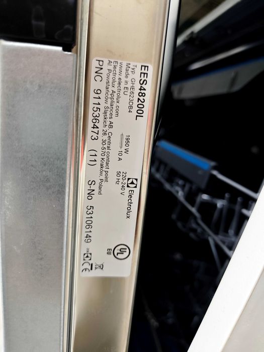 Встраиваямая посудомоечная машина Electrolux